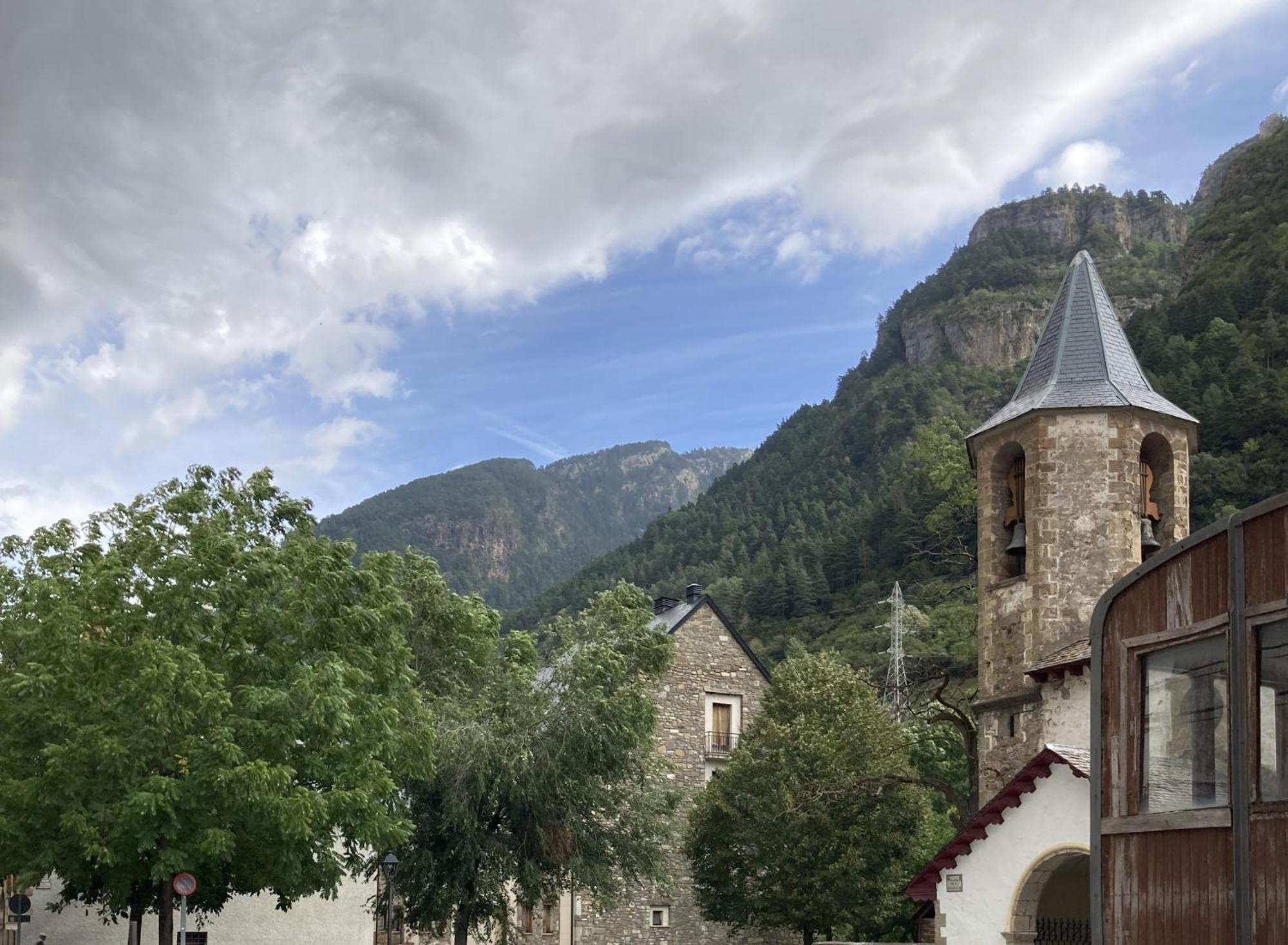 Precioso Atico Acogedor En Canfranc Exterior foto